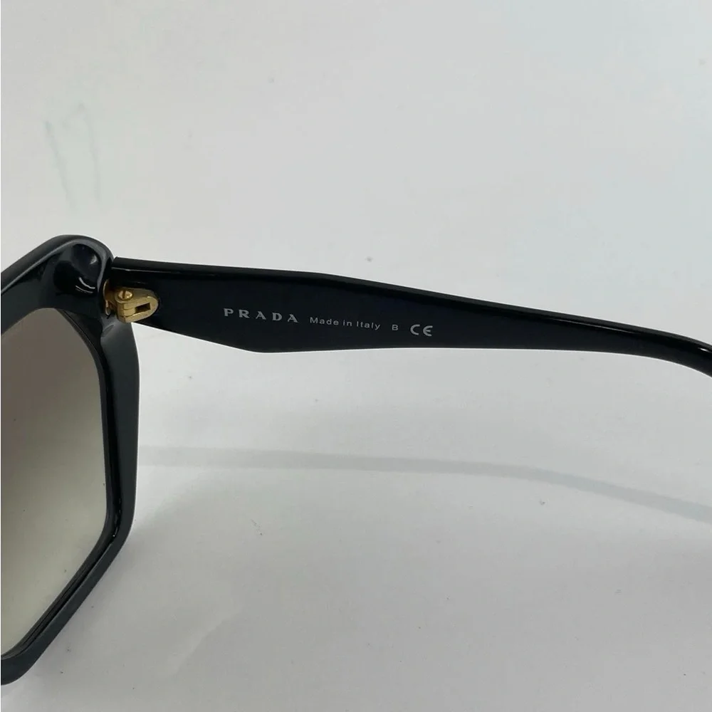 Prada Black Women's Sunglasses EUC🖤🖤💛 - Picture 3 of 8